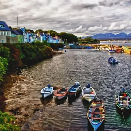 公寓 With A Harbour And Mountain View *